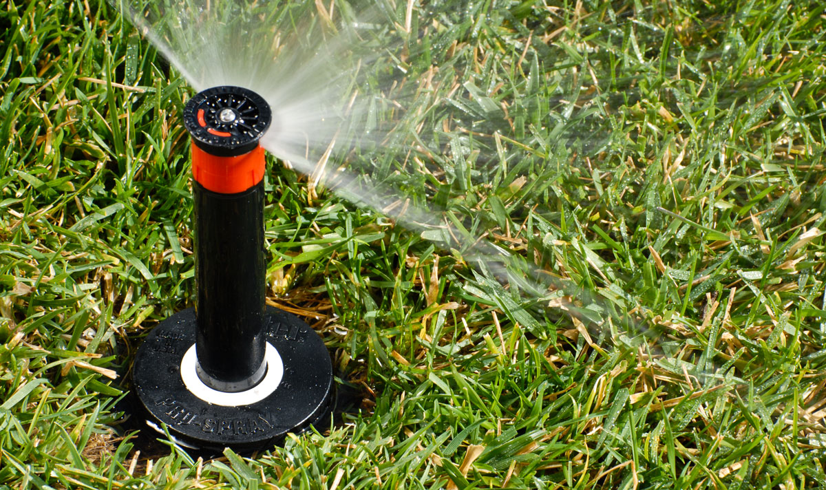 Výsuvný zadažďovač dostrek 1,8m HUNTER-PRO SPRAY